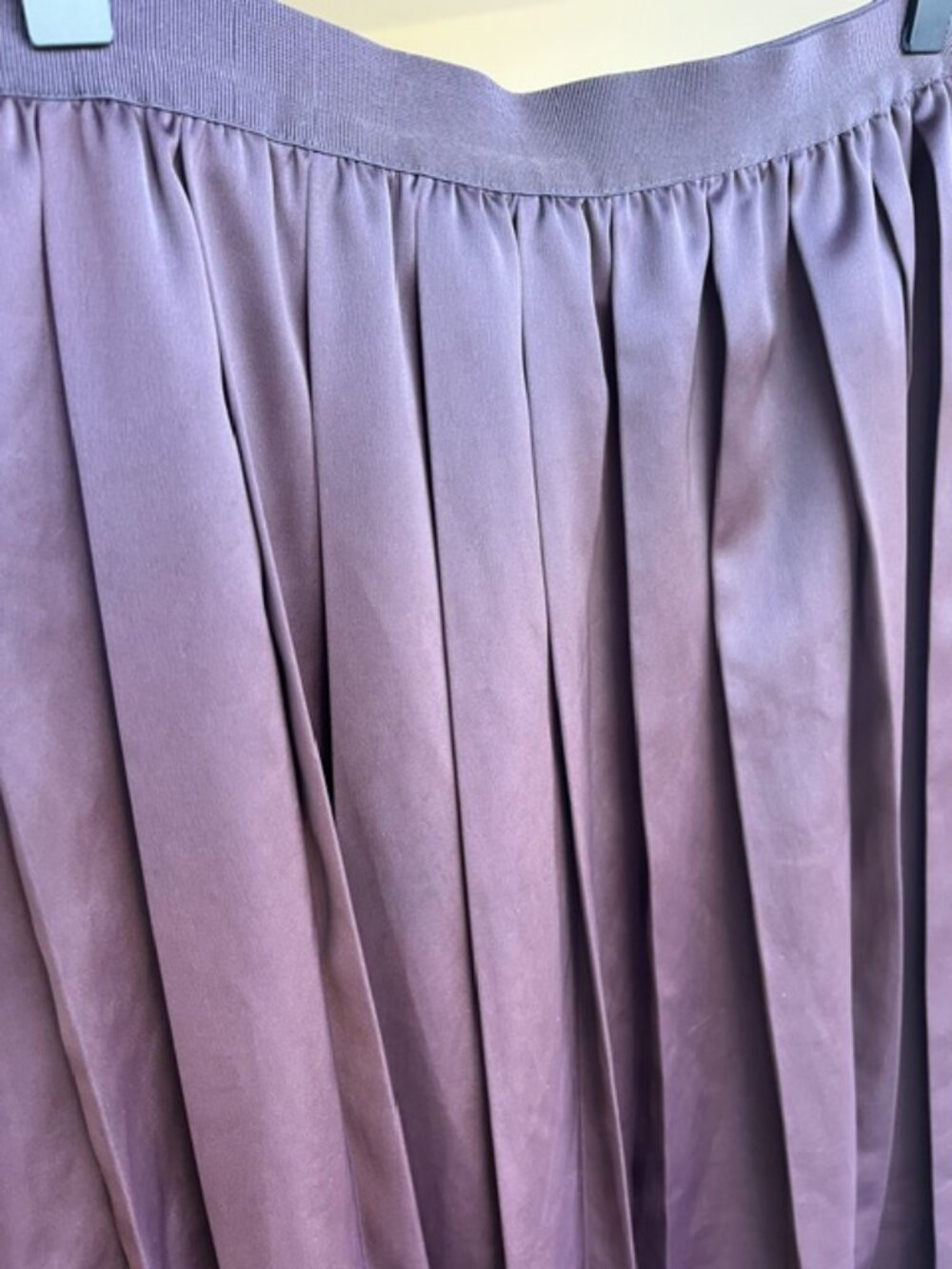 Uniqlo Satin Pleated Skirt in Wine | Size Small - Picture 8 of 8